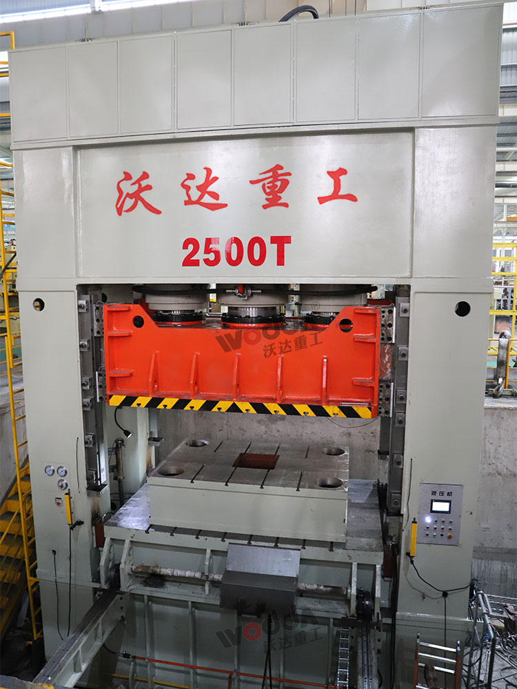 2500噸框架式液壓機車間調試