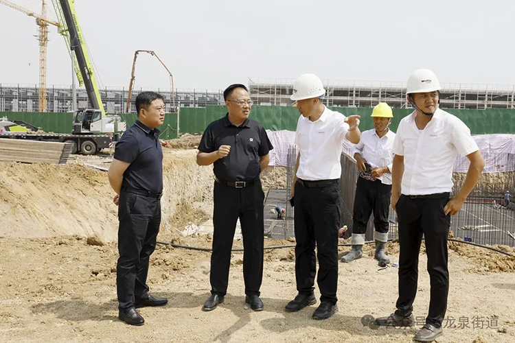 滕州市領(lǐng)導馬金安、崔波現(xiàn)場調(diào)研沃達重工智能精密伺服液壓沖床項目