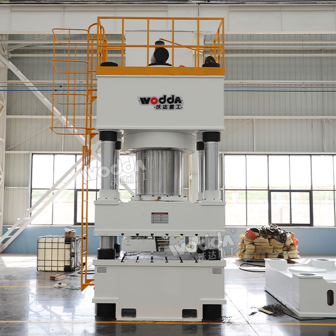 1600噸四柱液壓機(jī) 1600噸四柱液壓機(jī)