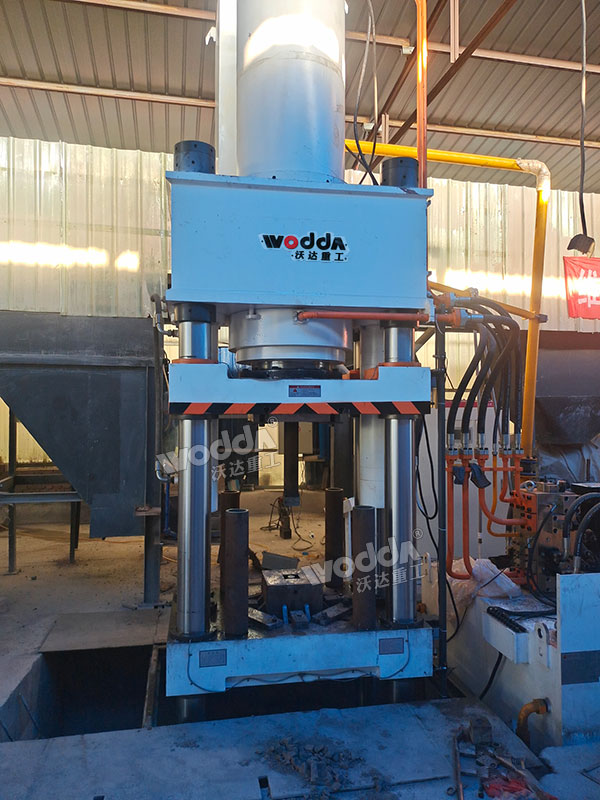 耐火磚成型液壓機.jpg 耐火磚成型液壓機.jpg